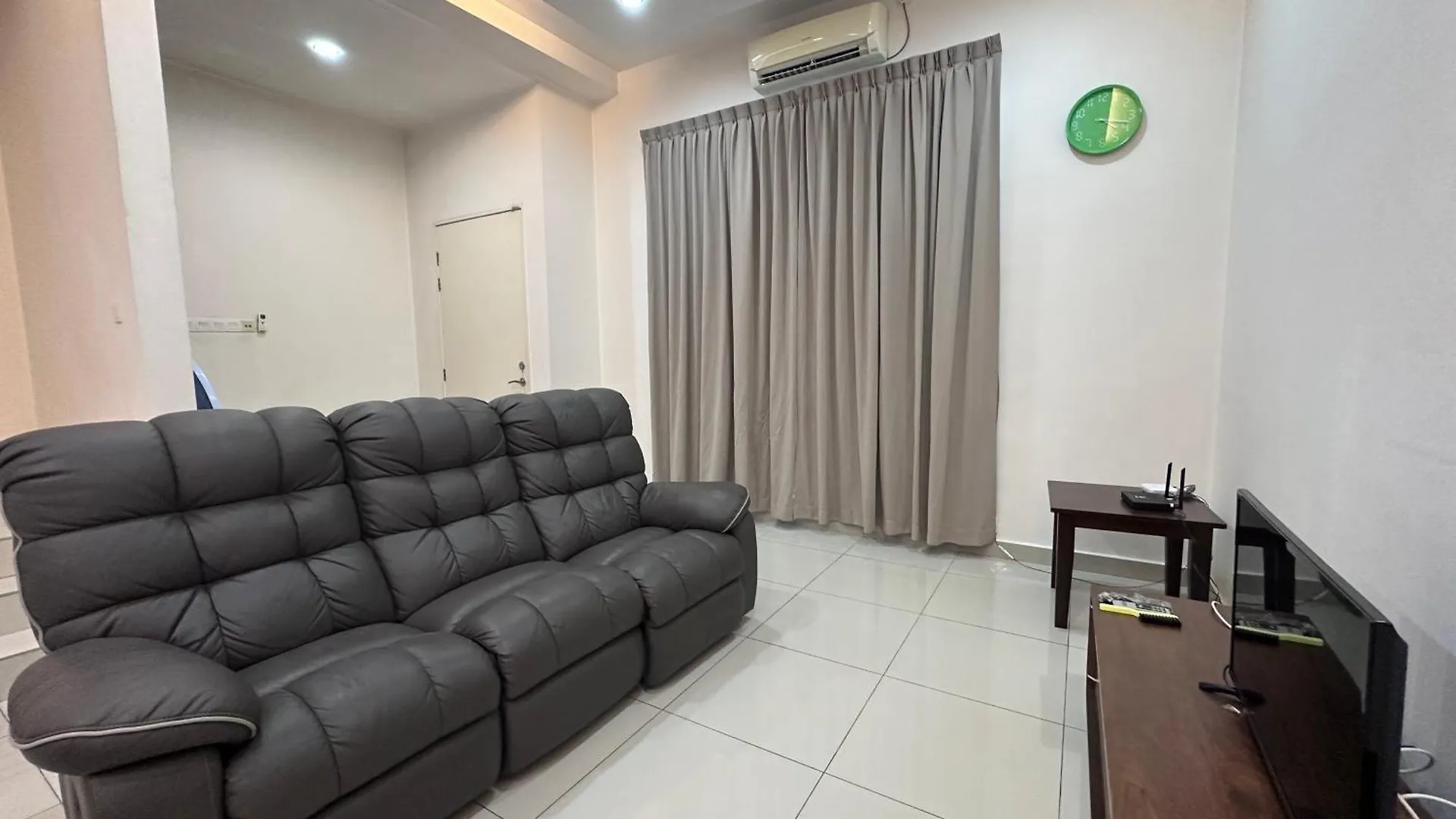 Villa Austin Landed With Pool Table Ar43 Johor Bahru 0*,  Ma­lay­sia